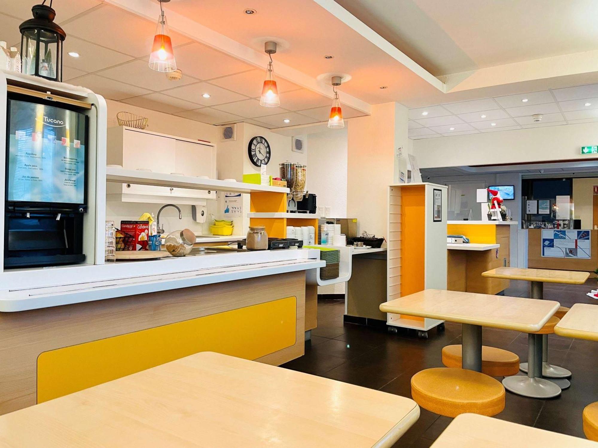 Ibis Budget Roye Роа Екстериор снимка
