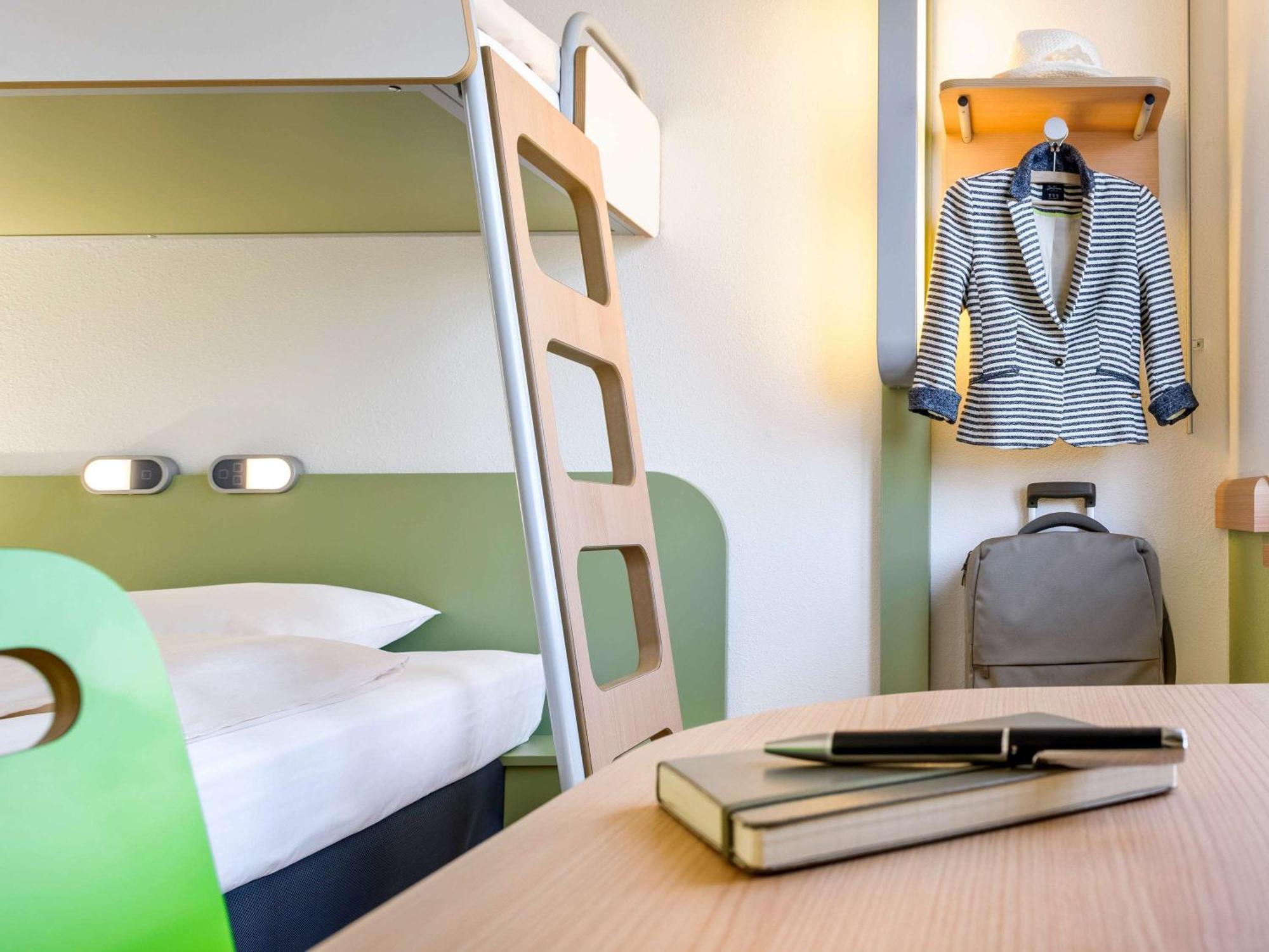 Ibis Budget Roye Роа Екстериор снимка